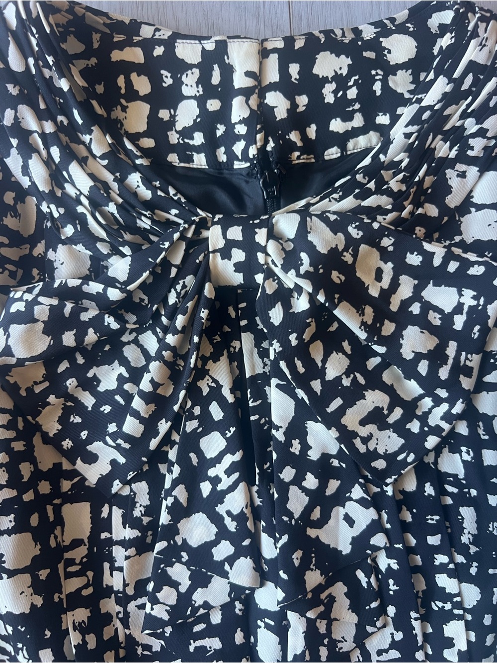 Sleeveless Black and Cream Patterned A-Line Dress - Picture 2 of 3